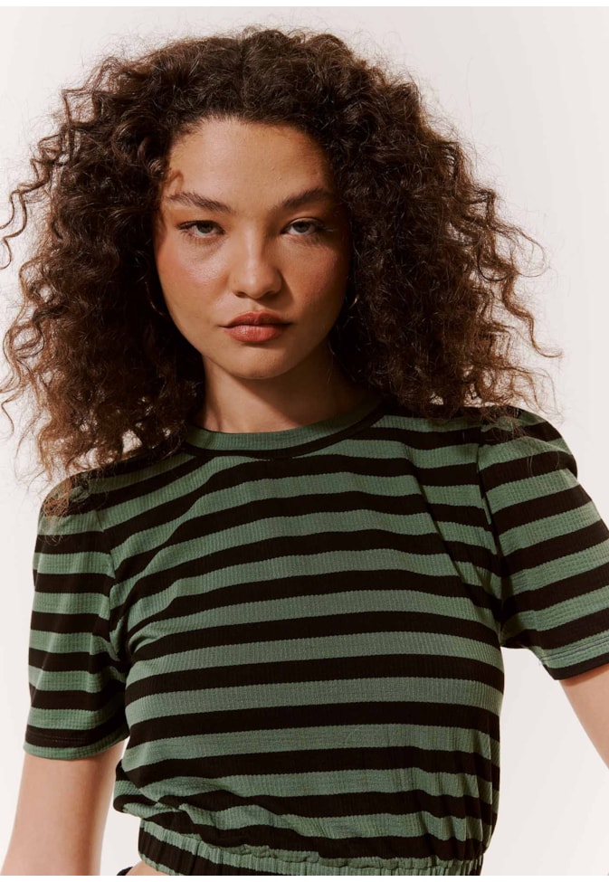 Cropped Manga Curta Listrado