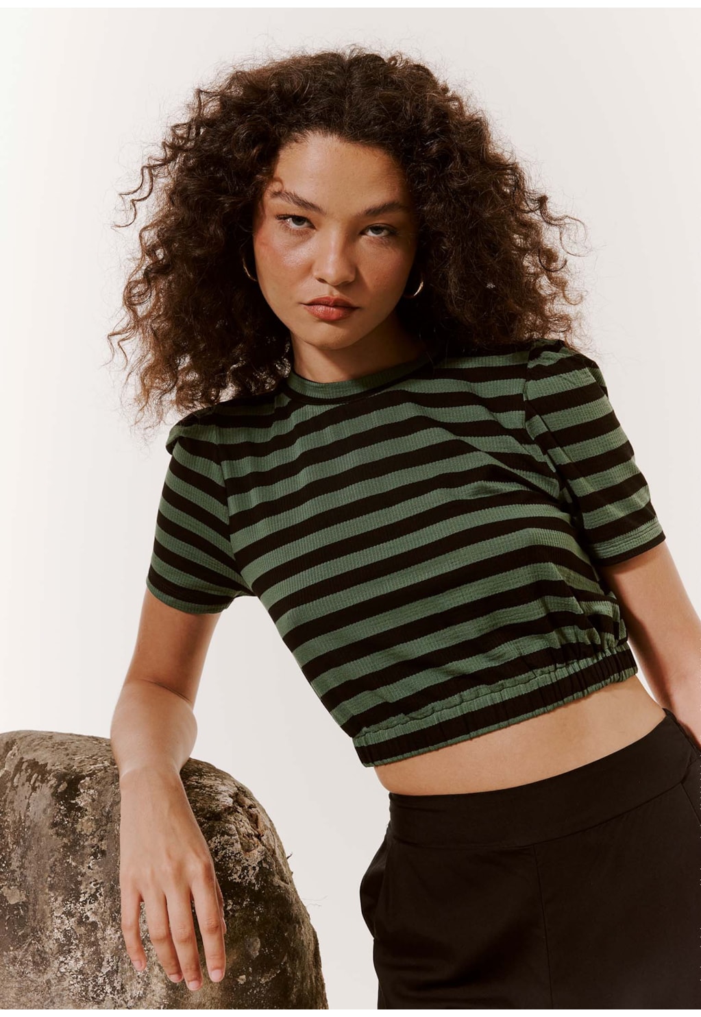 Cropped Manga Curta Listrado