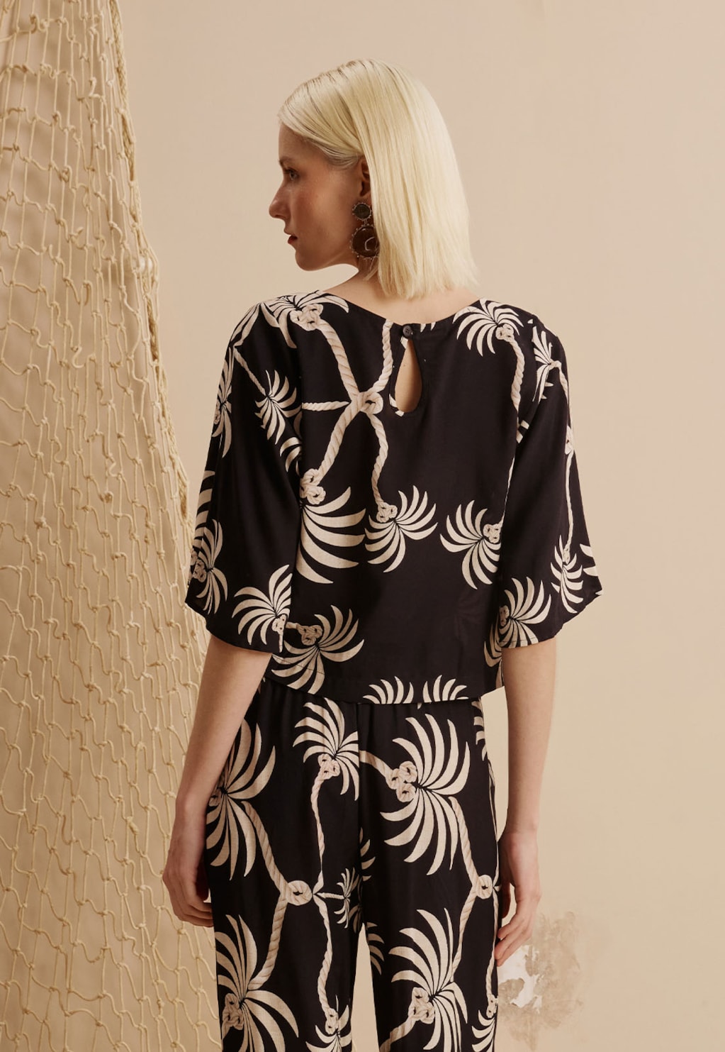 Cropped Mangas Amplas Estampado Carnaúba