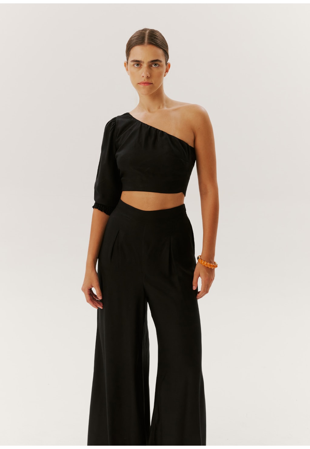 Cropped Ombro Só com Manga Bufante