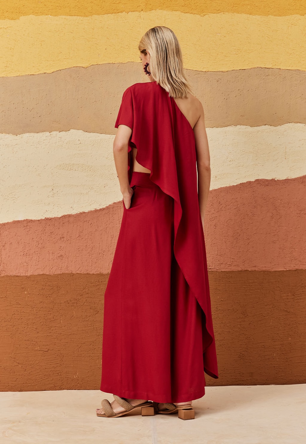 Cropped Ombro Só Ponta Alongada