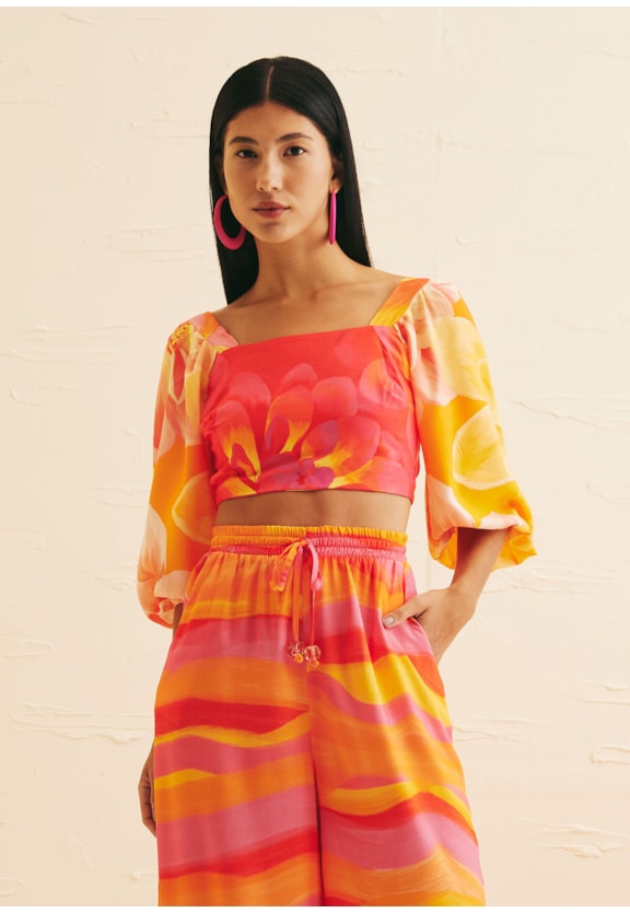 Cropped Pregas Manga Estampado Dalia Vista Frontal
