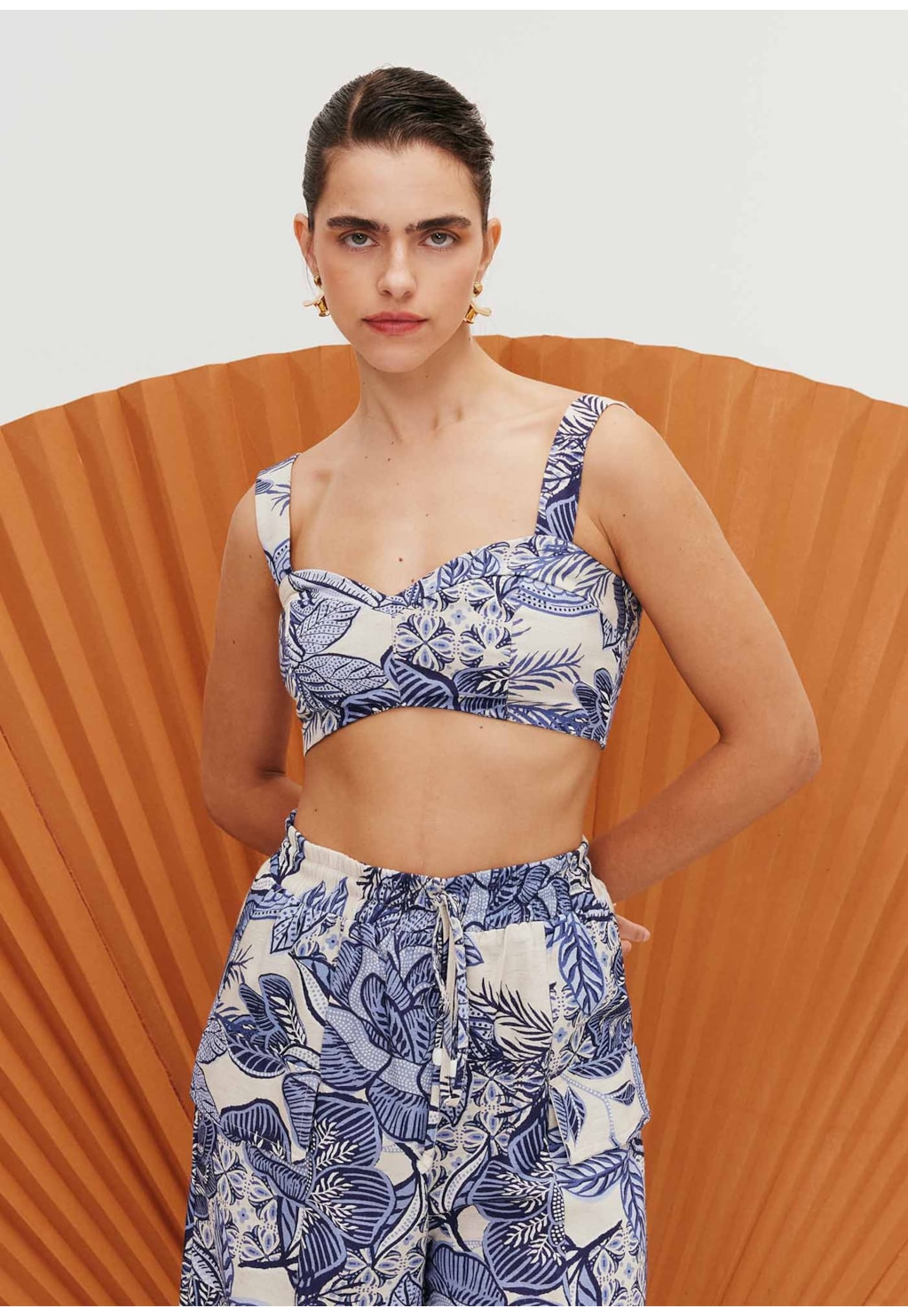 Cropped Recortes Estampado Melodia