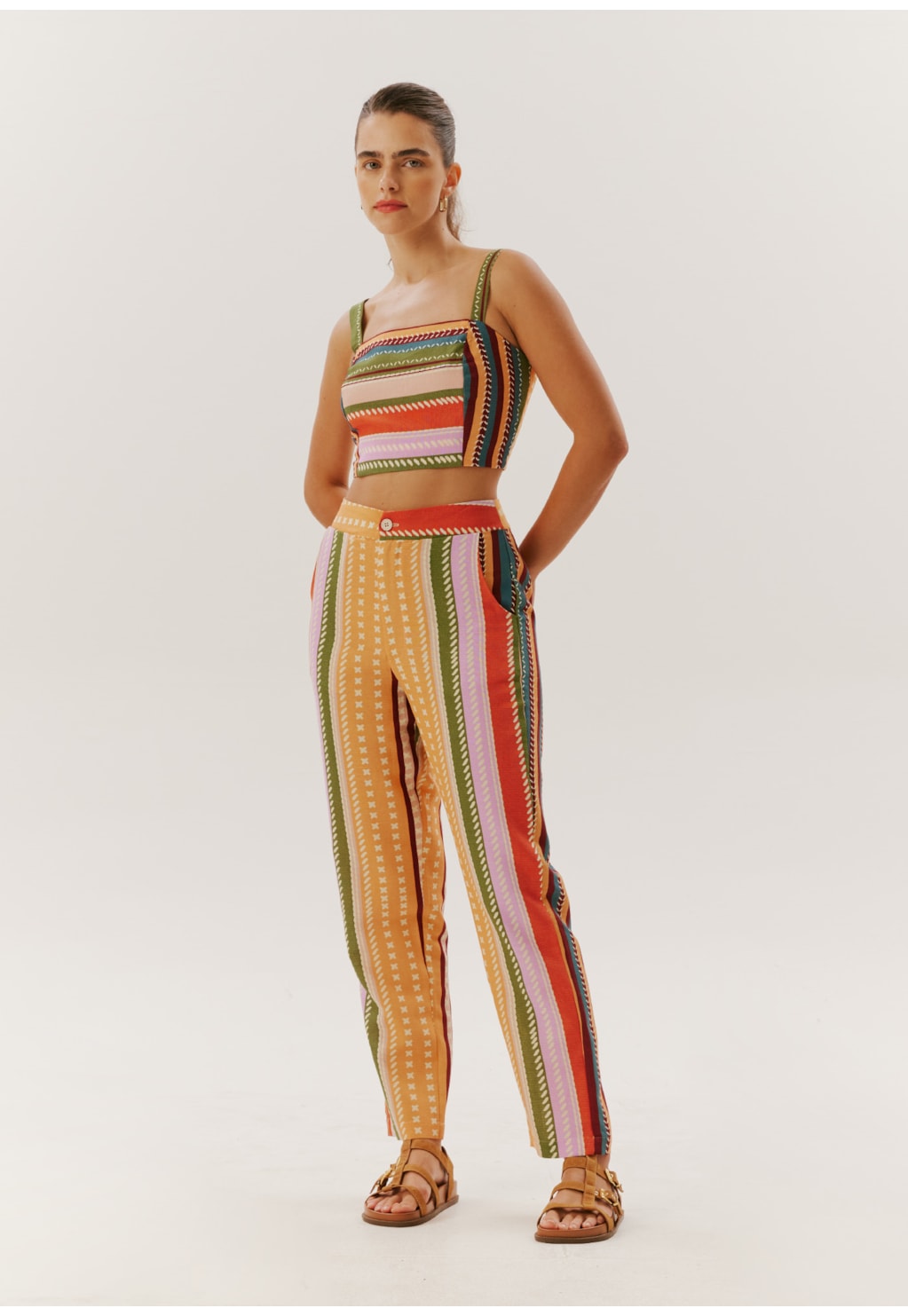 Cropped Reto Alça Larga-Est