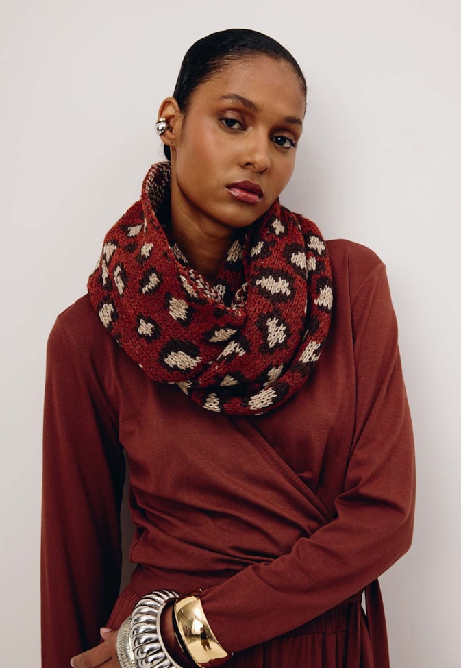 Gola Jacquard Oncinha Tricot