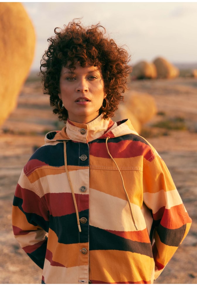 Jaqueta Alongada Sarja Estampada Relevo