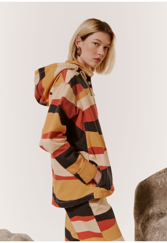 Jaqueta Alongada Sarja Estampada Relevo