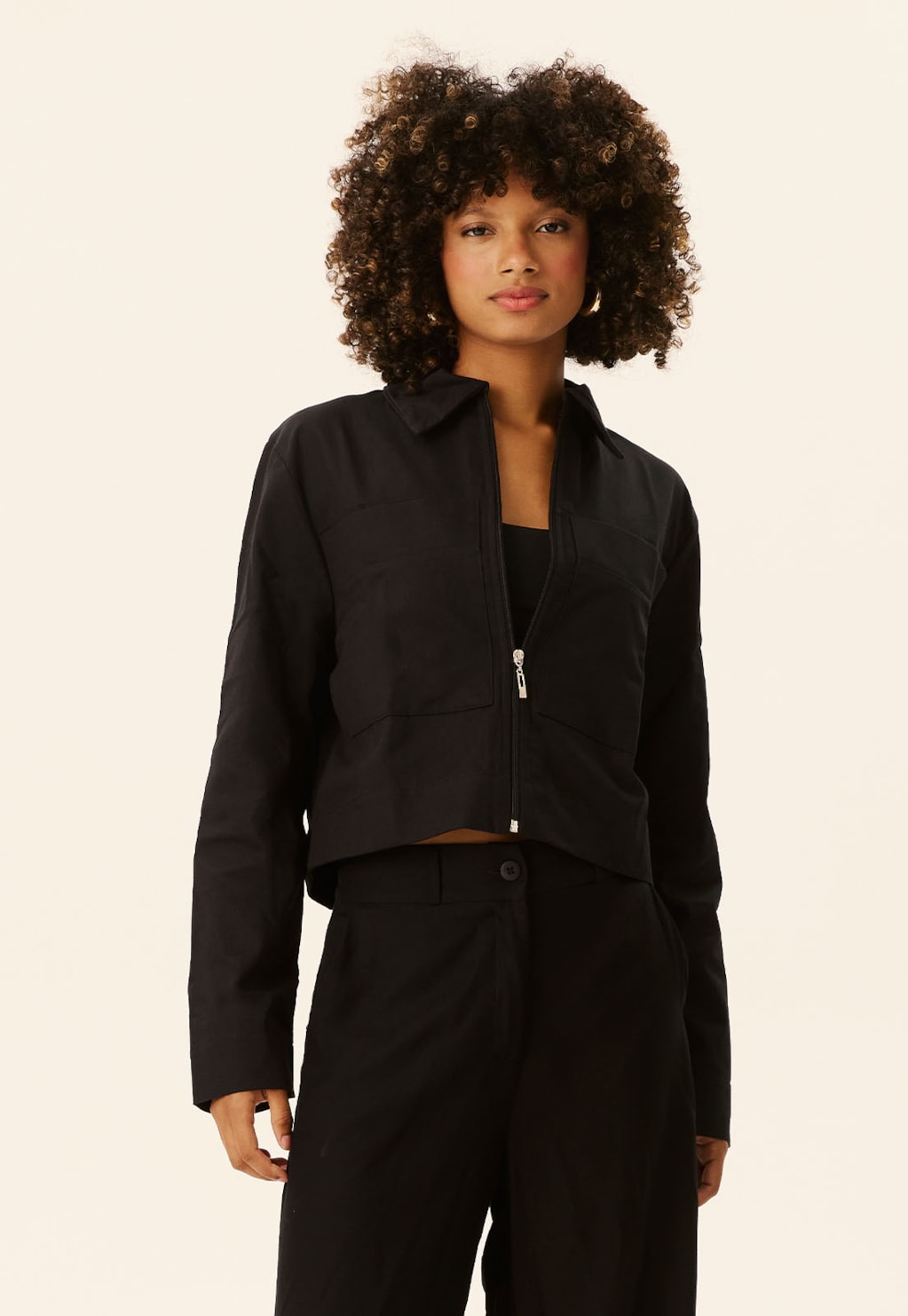 Jaqueta Cropped Bolso Frontal Chapado