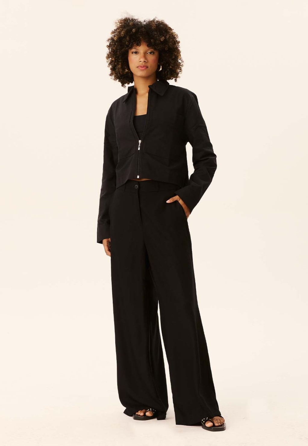 Jaqueta Cropped Bolso Frontal Chapado