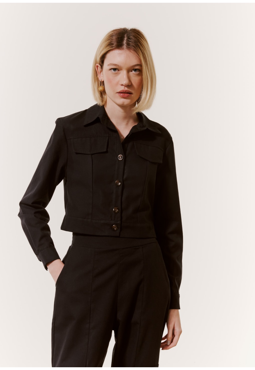 Jaqueta Cropped Botões