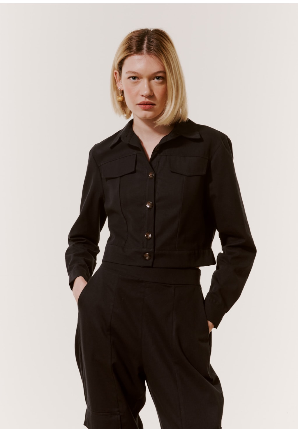 Jaqueta Cropped Botões