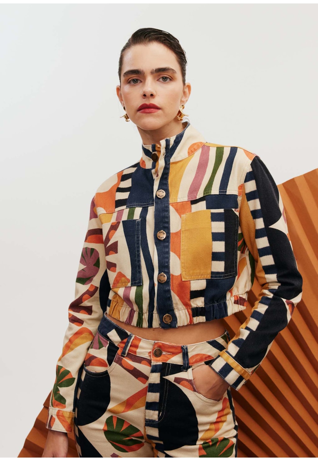 Jaqueta Curta Sarja Estampada Samba