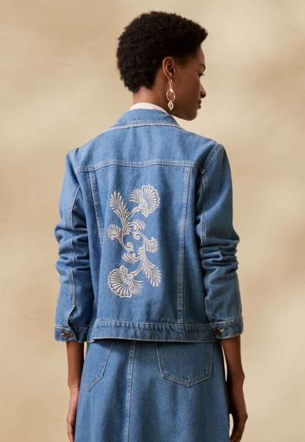 Jaqueta Jeans Bordada Vista Frontal
