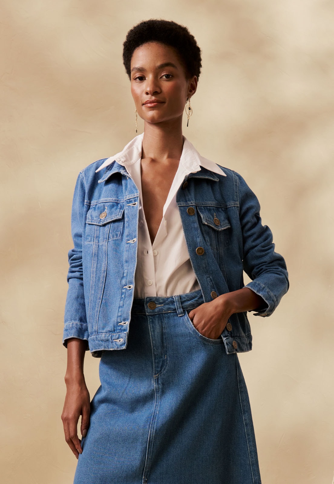 Jaqueta Jeans Bordado Vista Traseira
