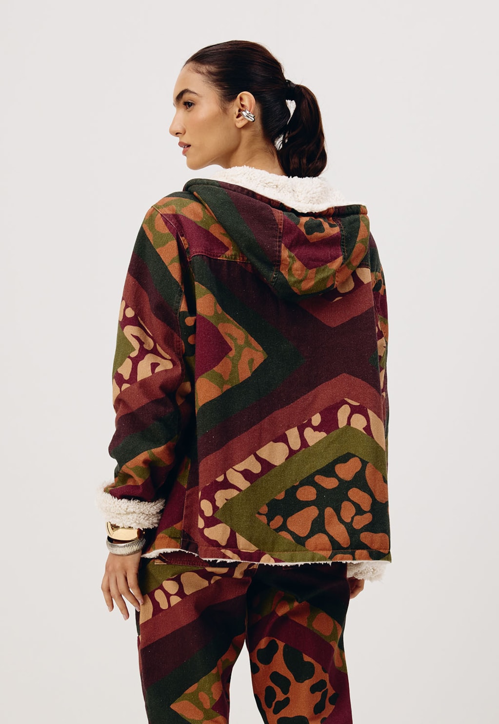 Jaqueta Sarja Sherpa Estampada Leon