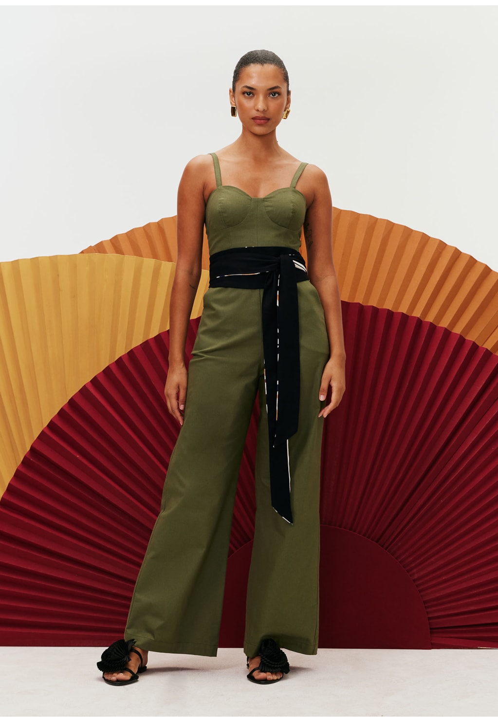 Macacão Alça Fina Recortes