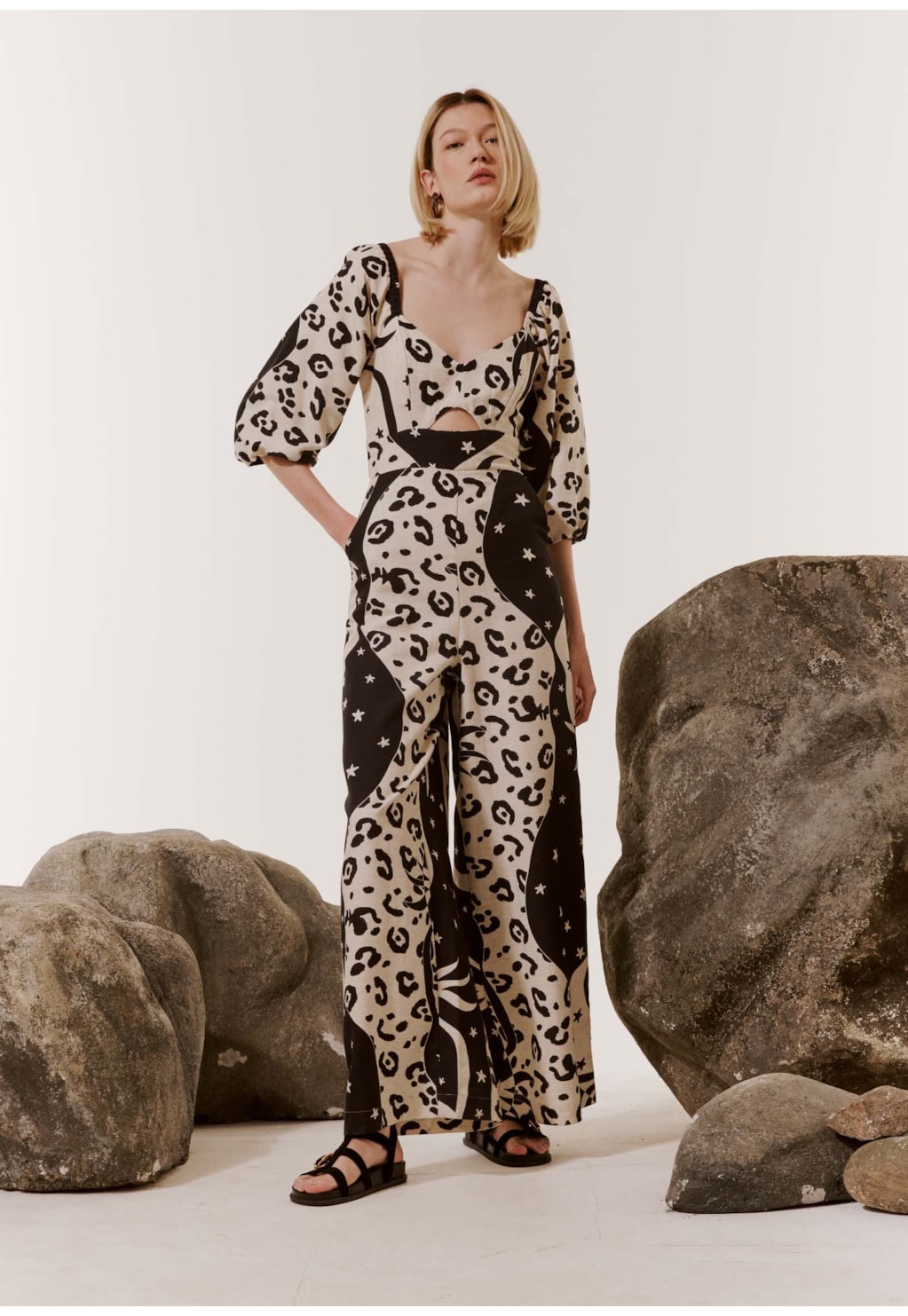 Macacão Amplo com Manga Estampado Savana