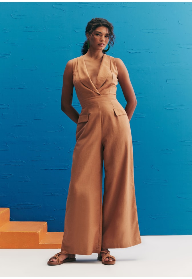 Macacão Amplo Gola Xale 