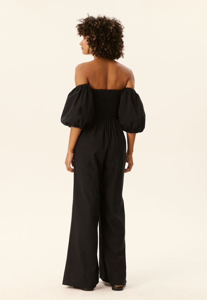 Macacão Amplo Manga Bufante