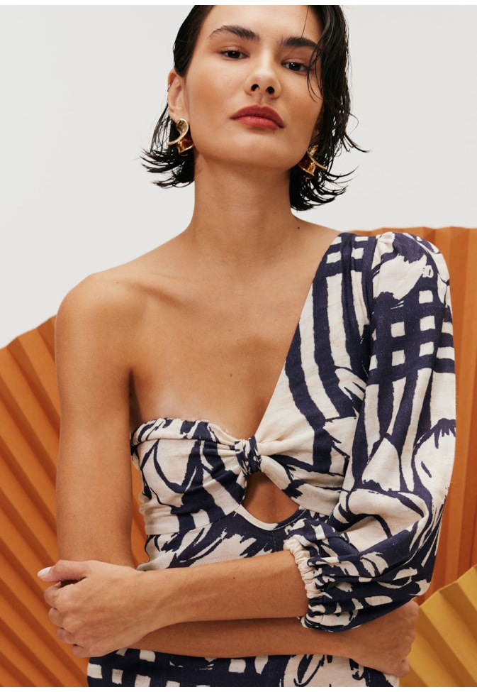 Macacão Amplo Ombro Só Busto Estampado Bolero