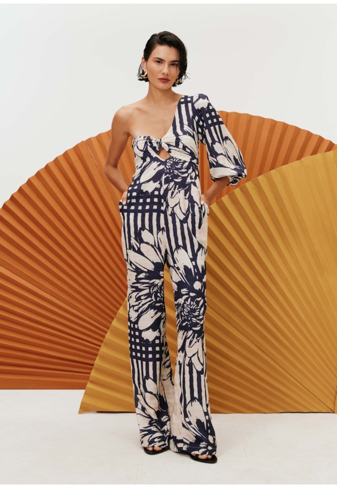 Macacão Amplo Ombro Só Busto Estampado Bolero