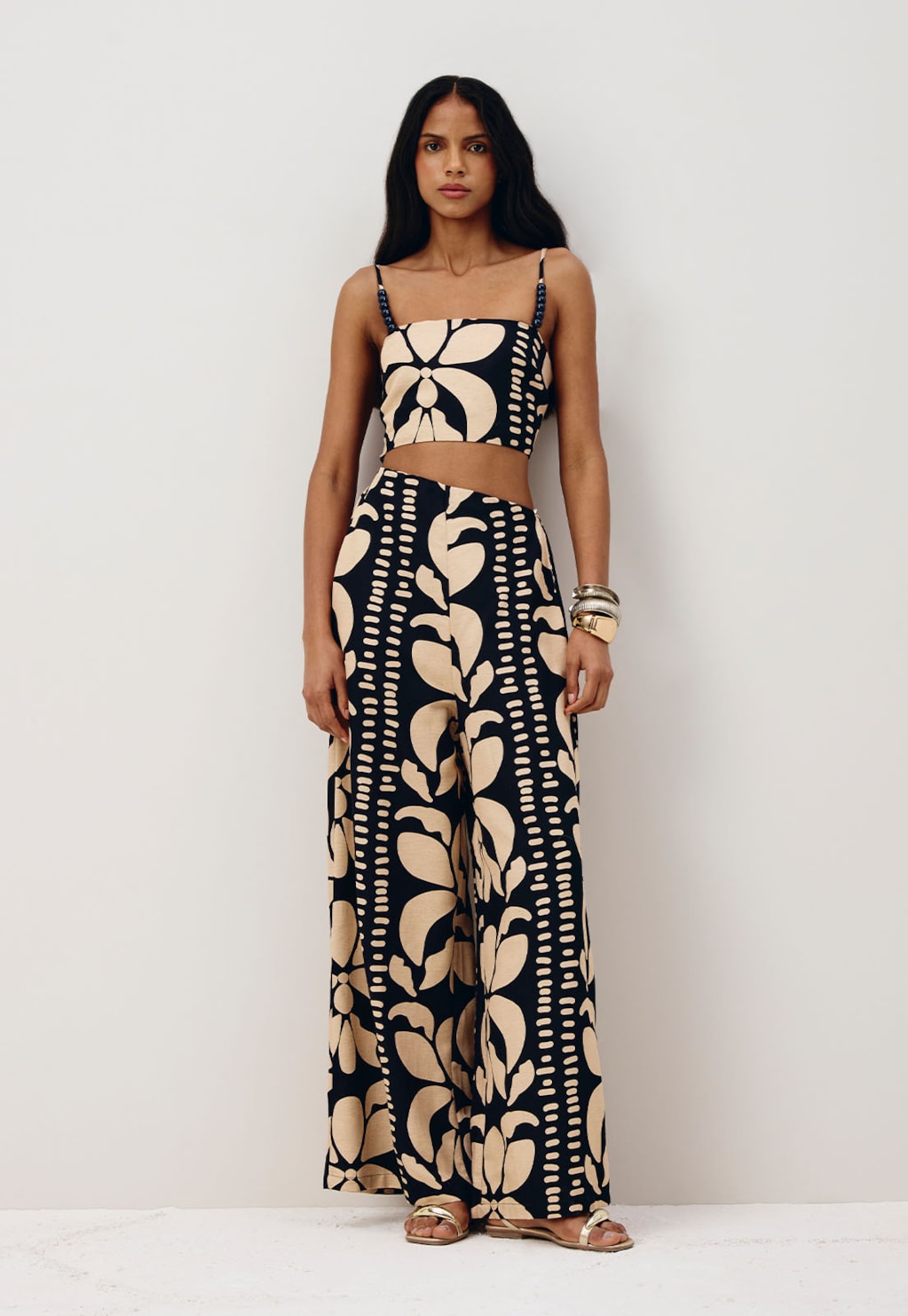 Macacão Amplo Ponteiras Alças Estampado Calle