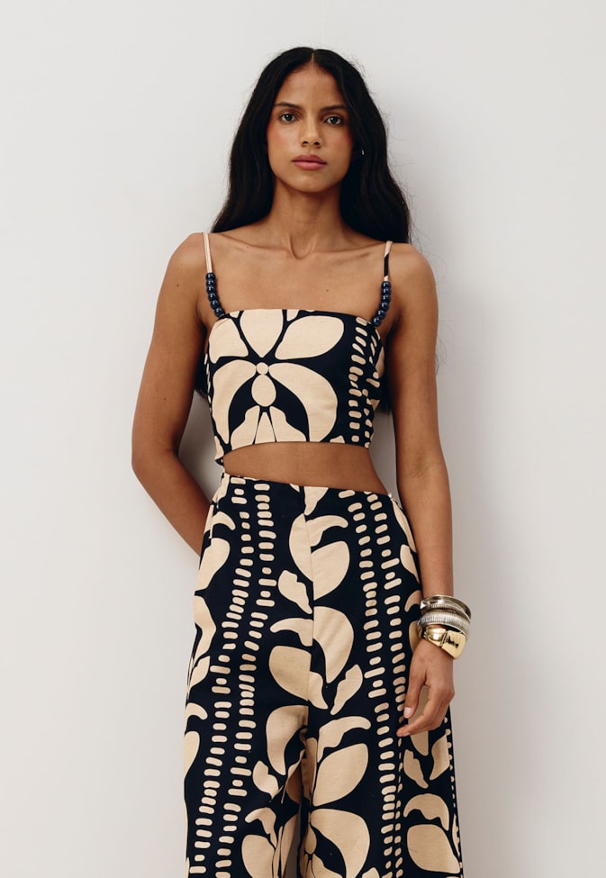 Macacão Amplo Ponteiras Alças Estampado Calle