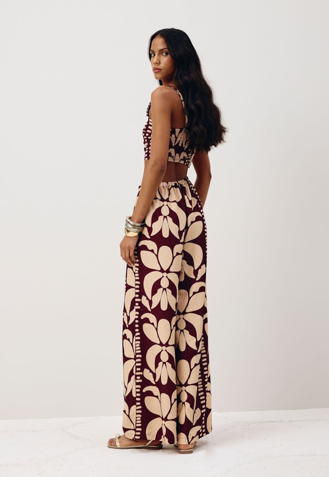 Macacão Amplo Ponteiras Alças Estampado Calle