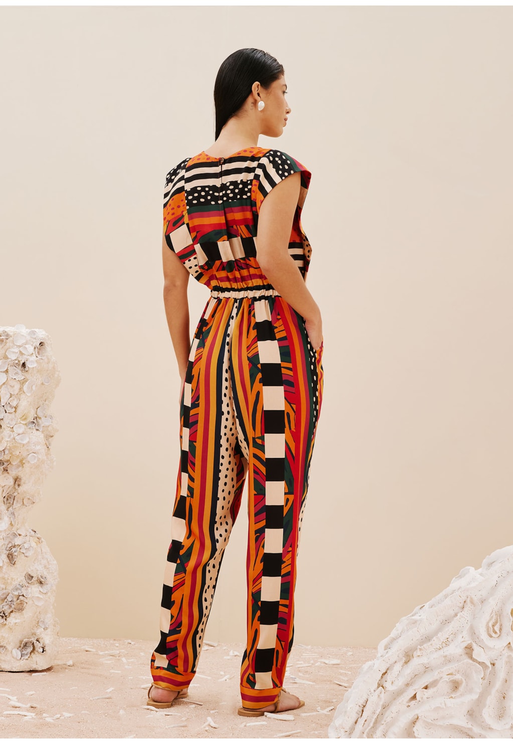 Macacão Cenoura Manga Tee Estampado Terra