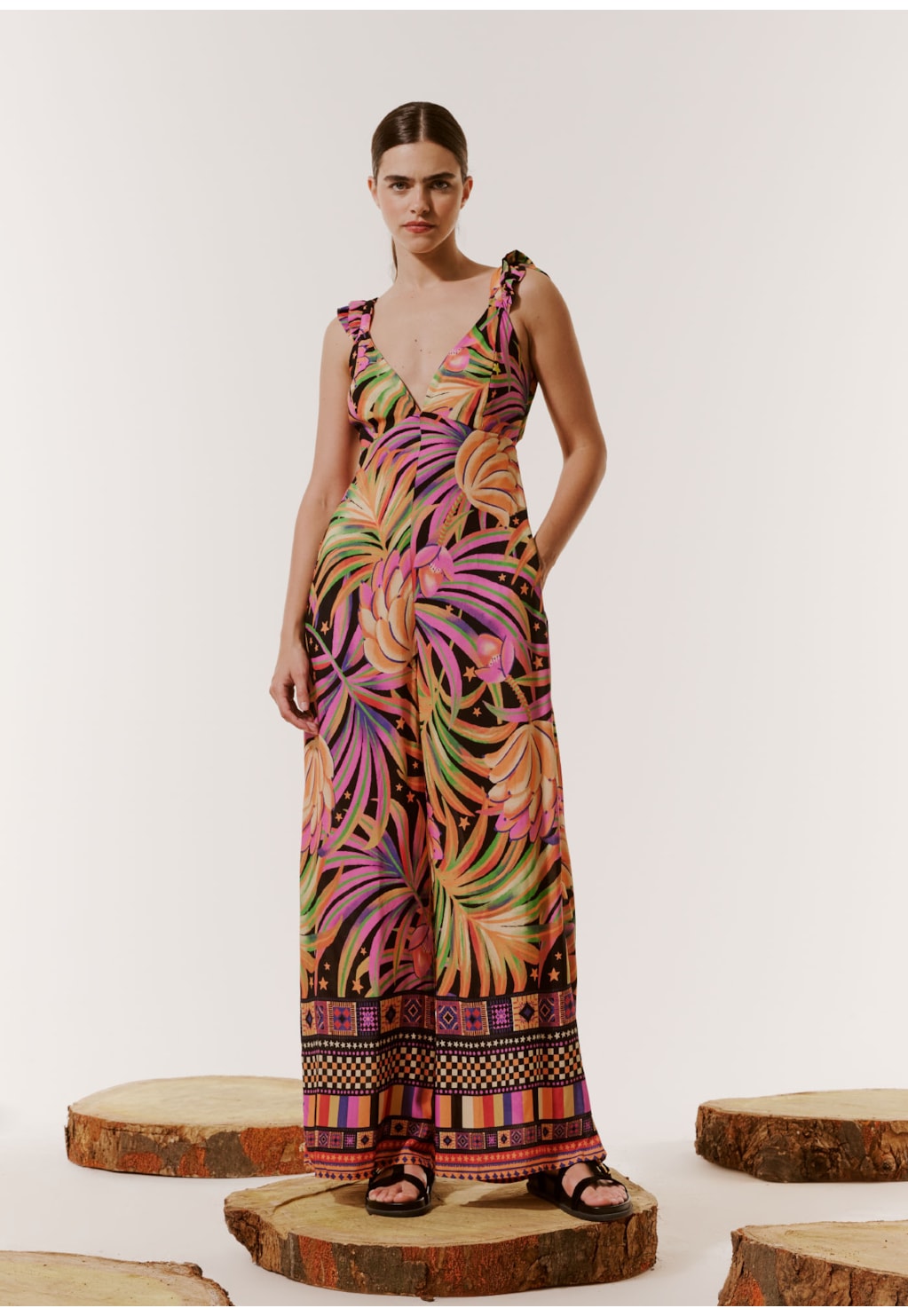 Macacão com Babadinho na Alça Estampado Lobeira