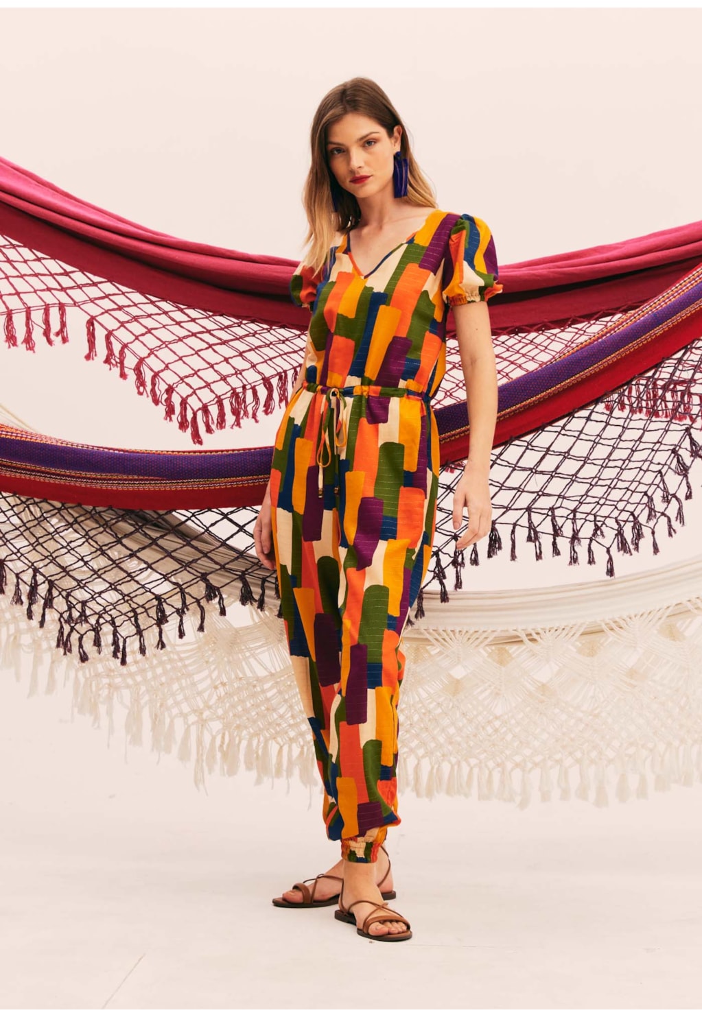 Macacão com Túnel e Elástico Estampado