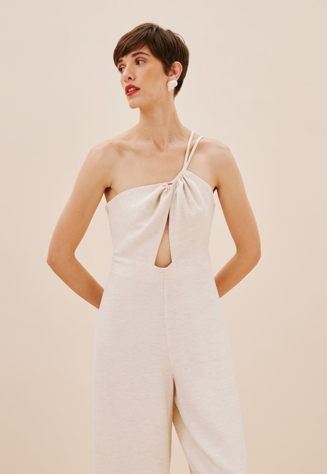 Macacão Decote Diferenciado