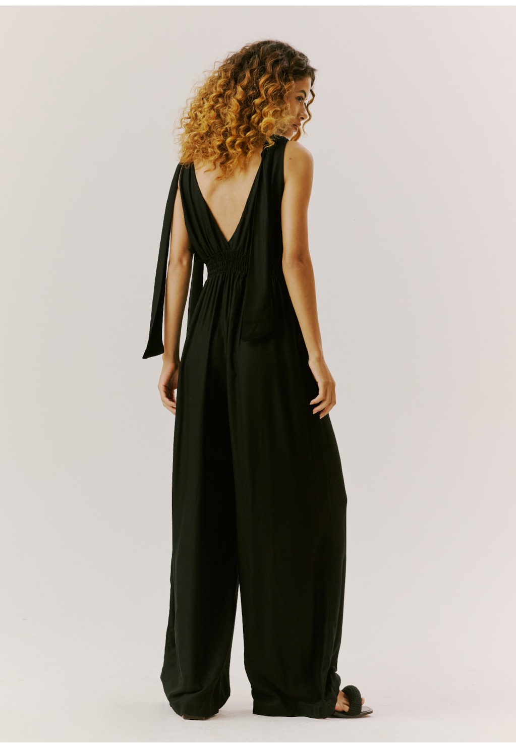 Macacão Decote Profundo