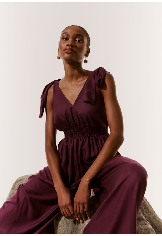 Macacão Decote Profundo