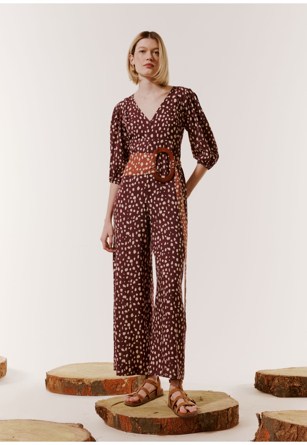 Macacão Decote Profundo Estampado Pampa