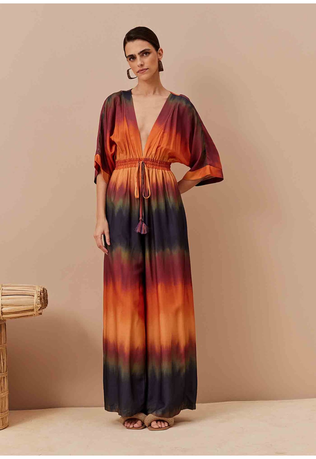 Macacão Decote Profundo Manga Kimono Estampado Purmamarca