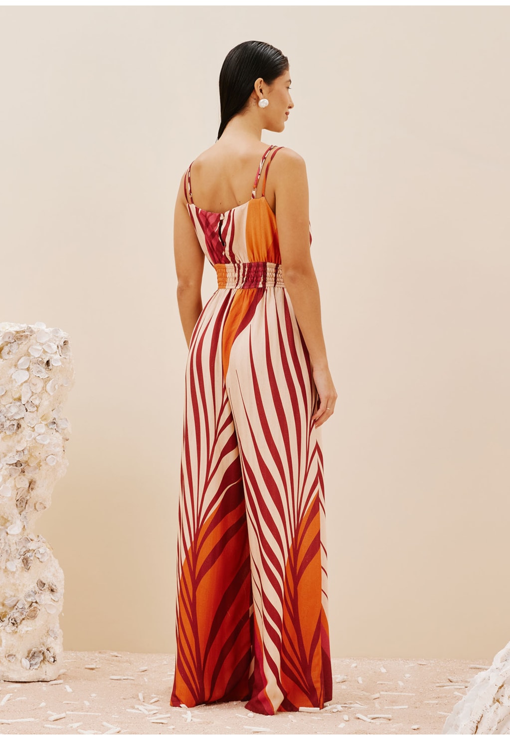 Macacão Decote Profundo Pala Lastéx Estampado Palm