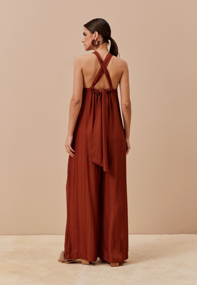 Macacão Detalhe Corrente Cadarço