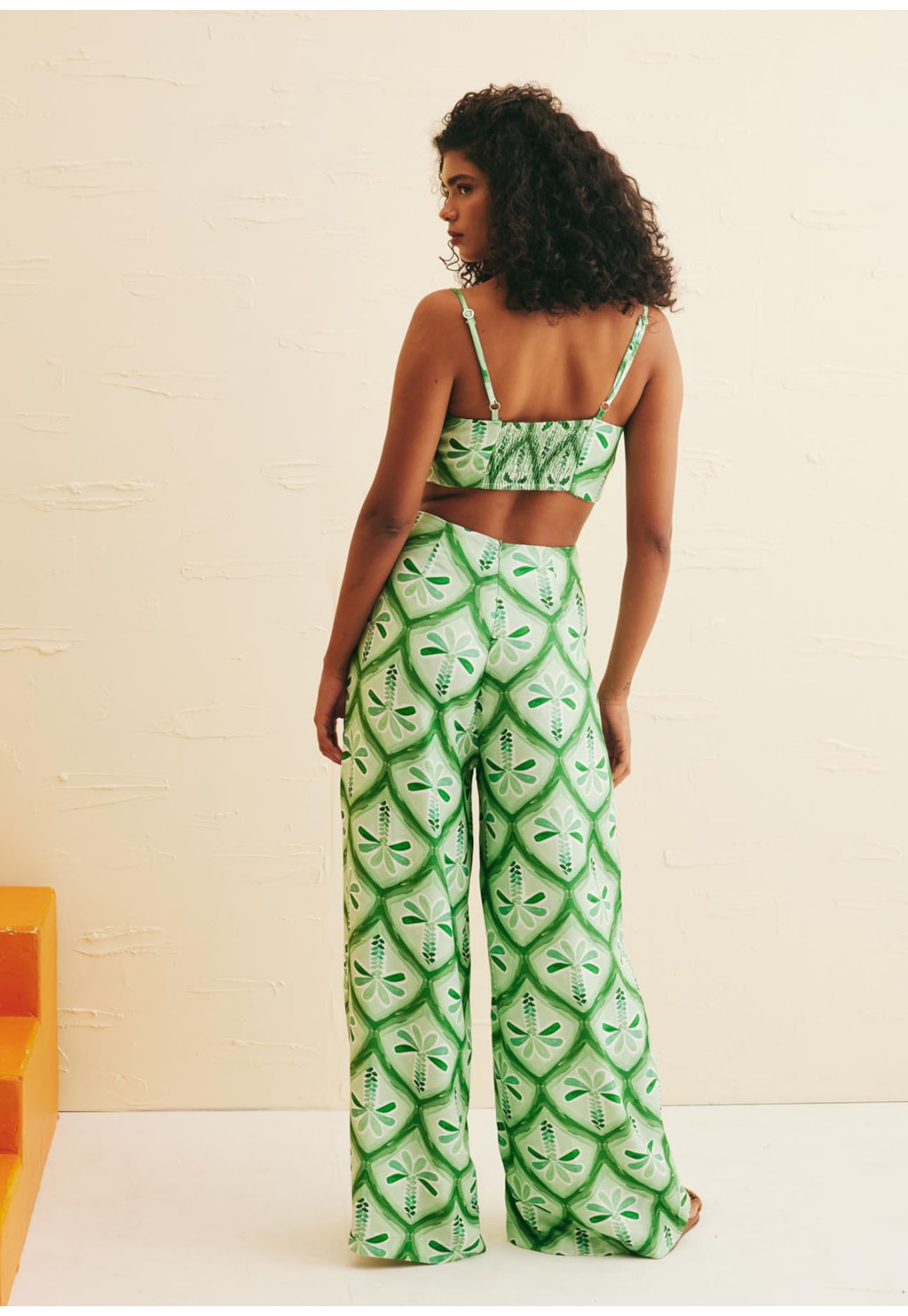 Macacão Detalhe Decote Frente Estampado Gunga