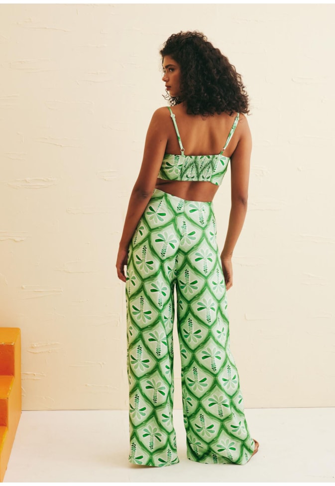 Macacão Detalhe Decote Frente Estampado Gunga