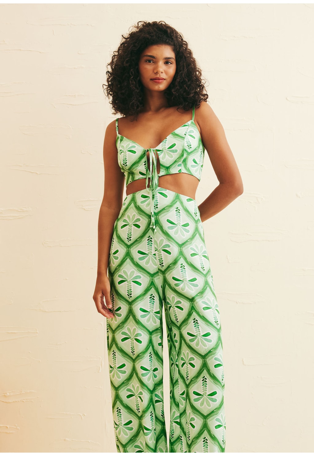 Macacão Detalhe Decote Frente Estampado Gunga