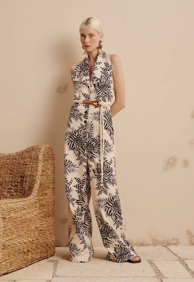 Macacão Detalhe Golão Estampado Carajas