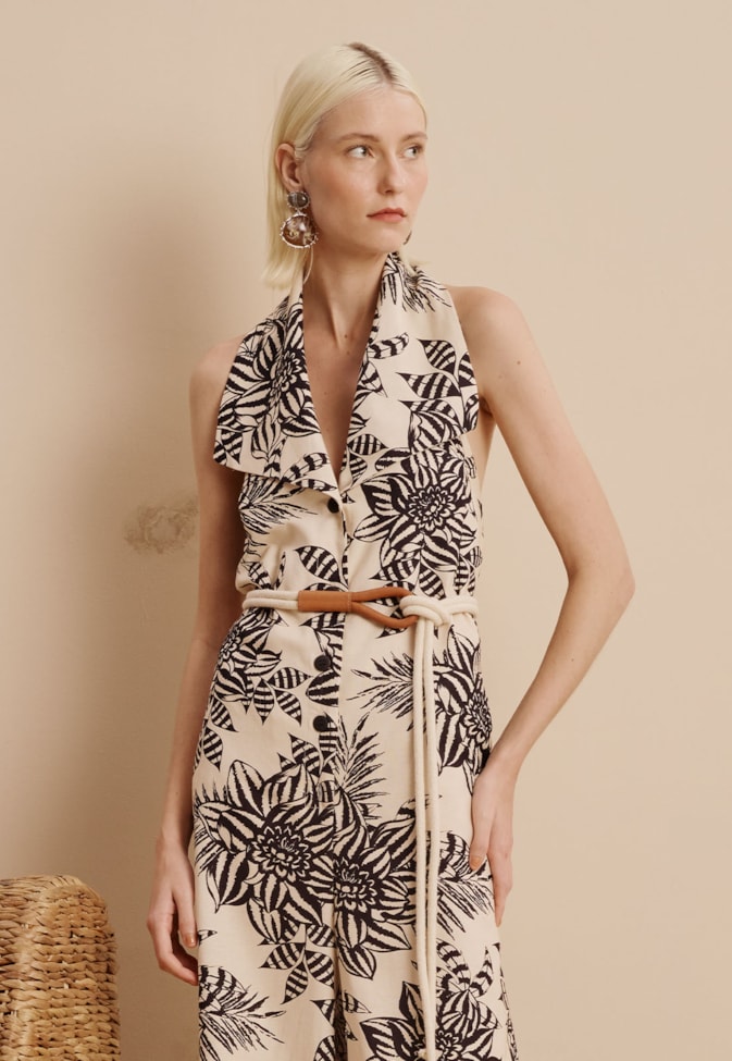 Macacão Detalhe Golão Estampado Carajas