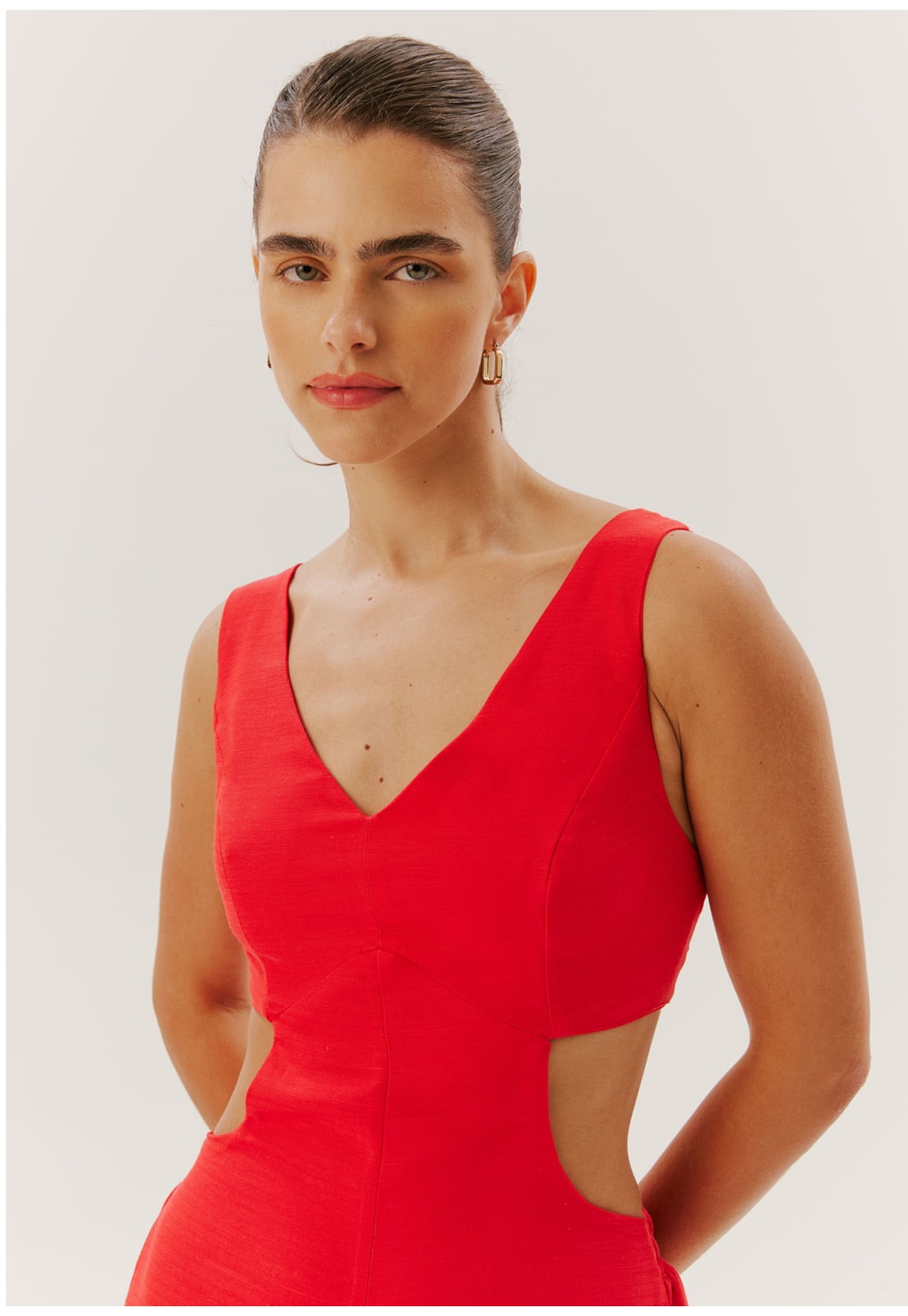 Macacão Lateral Vazado Amplo