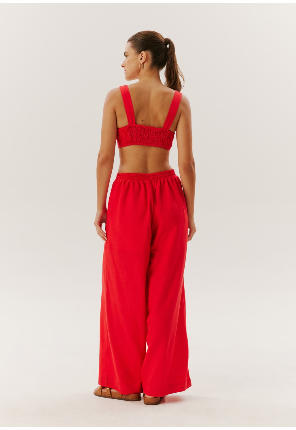 Macacão Lateral Vazado Amplo