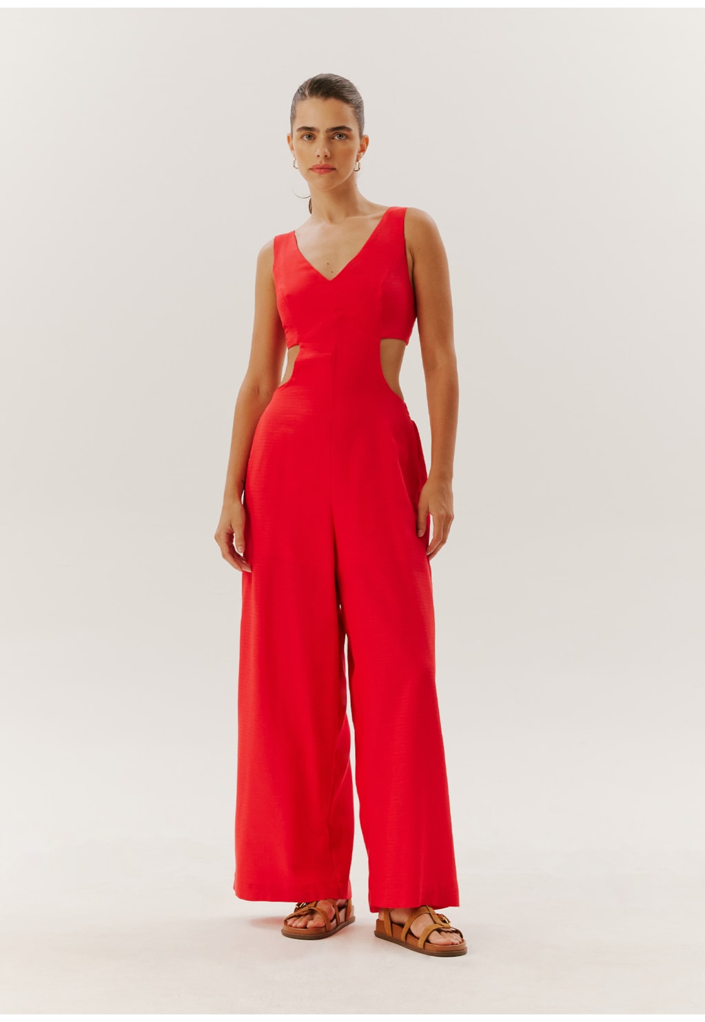 Macacão Lateral Vazado Amplo