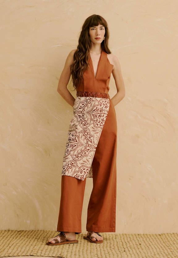 Macacão Liso Alfaiataria Vista Frontal