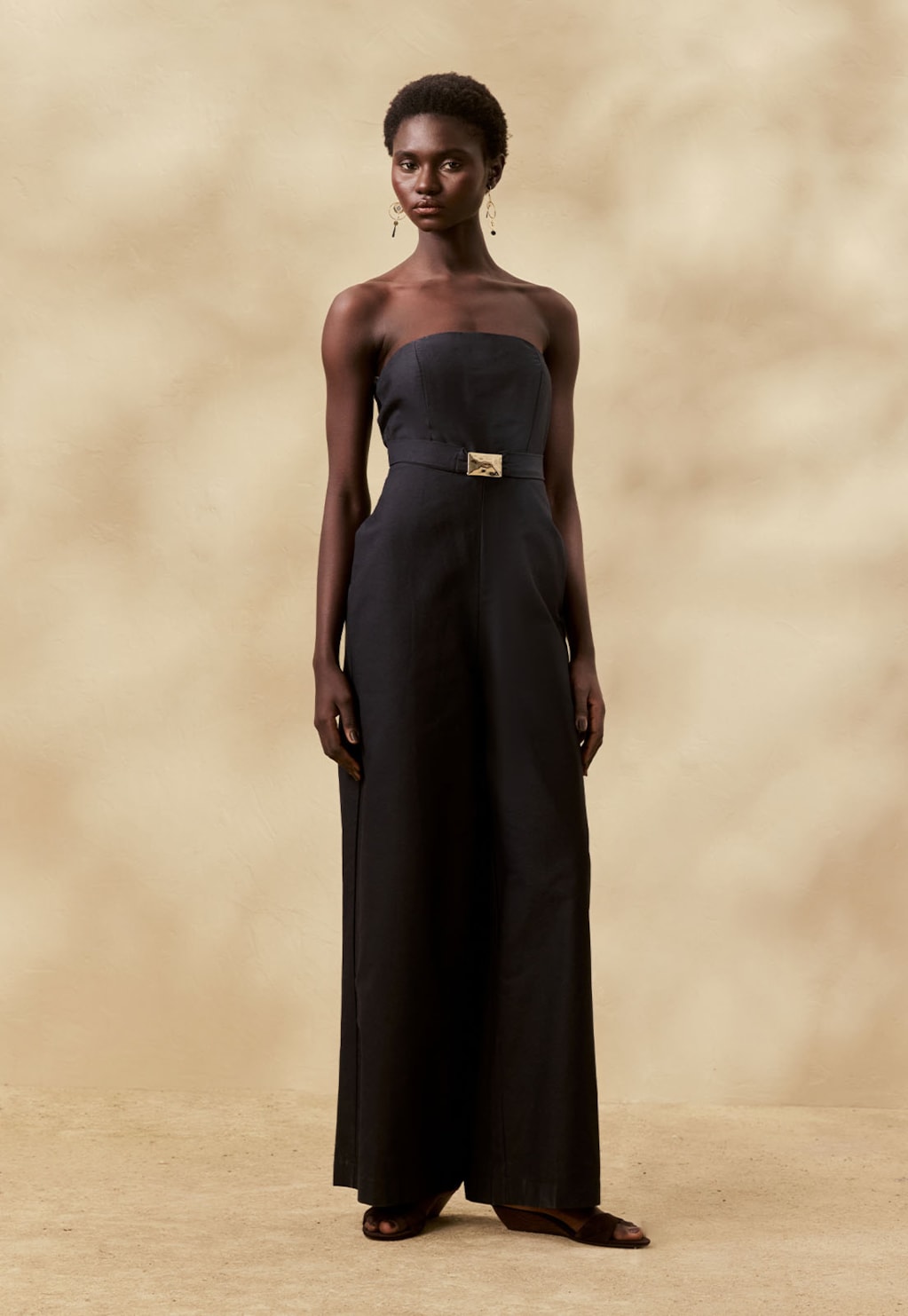 Macacão Liso Detalhe Fivela