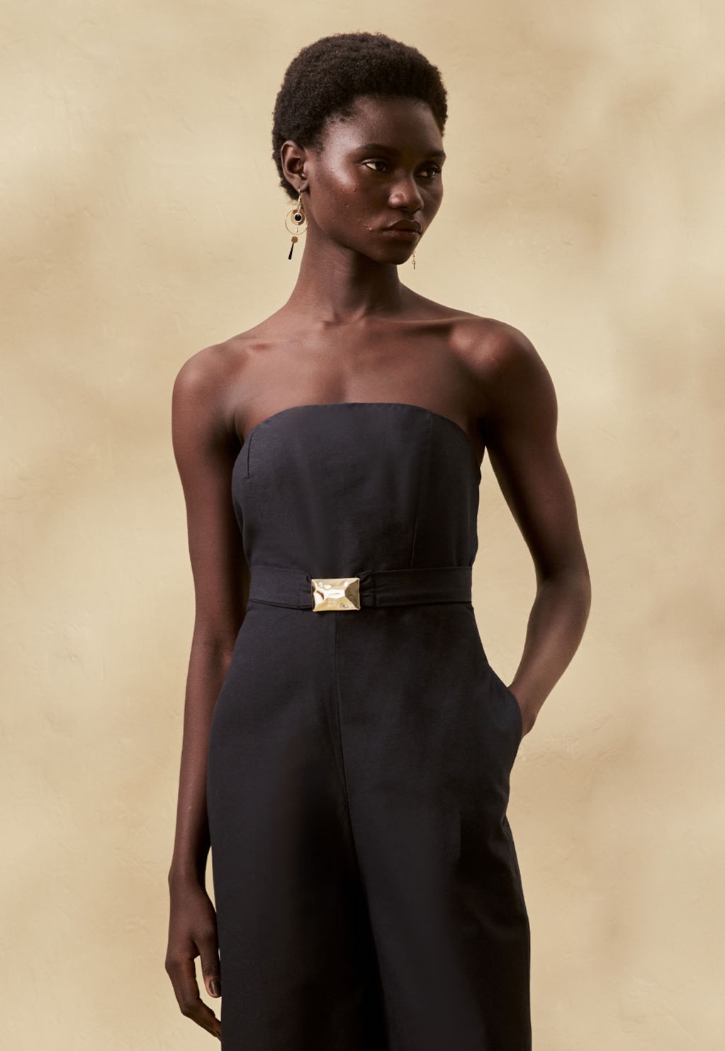 Macacão Liso Detalhe Fivela