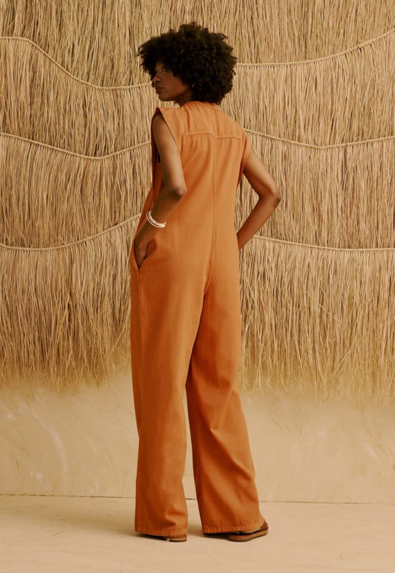 Macacão Liso em Sarja  Vista Traseira